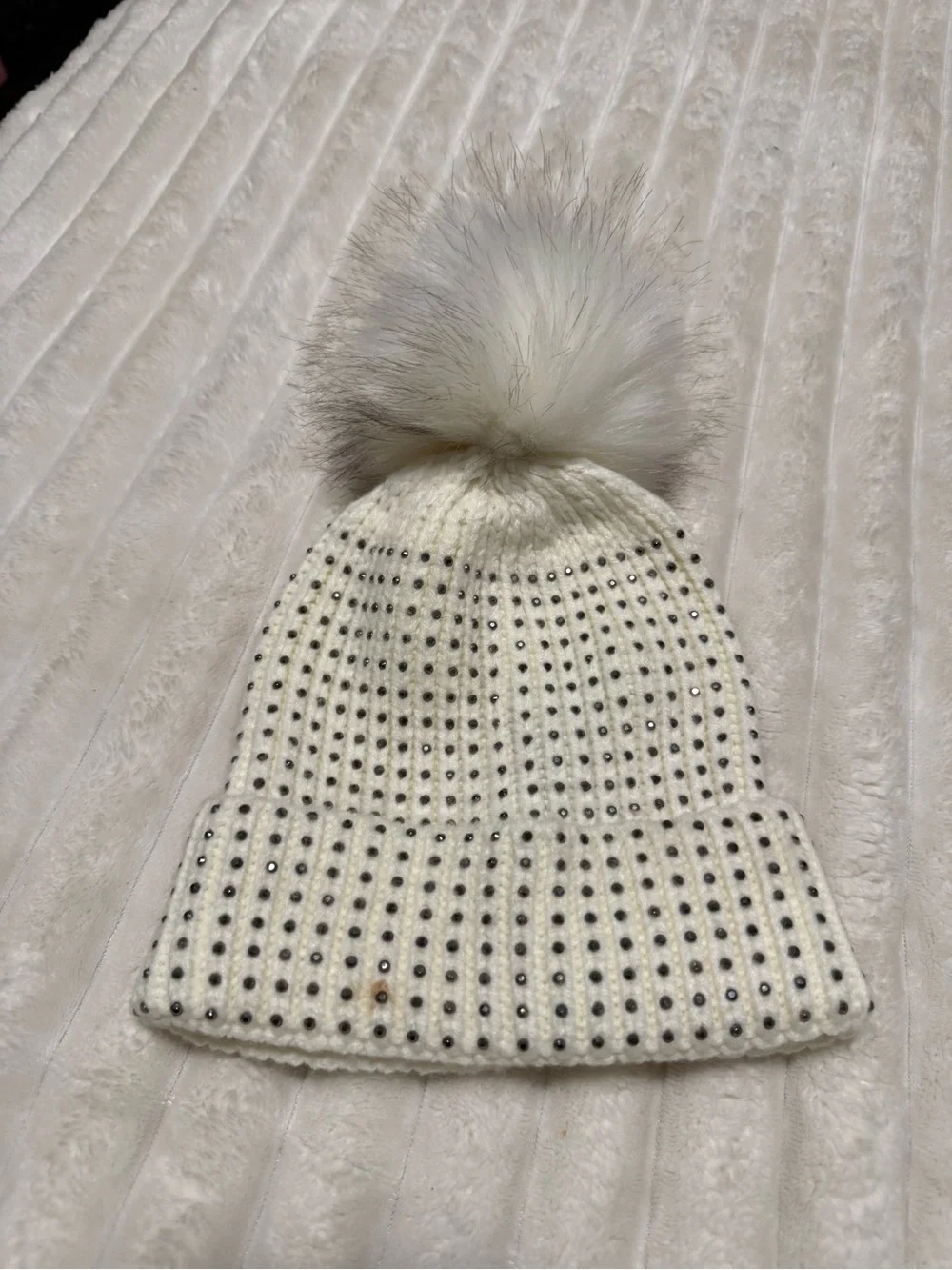 BCBGMaxAzria White Knit Beanie with Faux Fur Pom and Studs